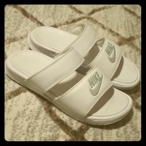 Nike Benassi Duo Slides